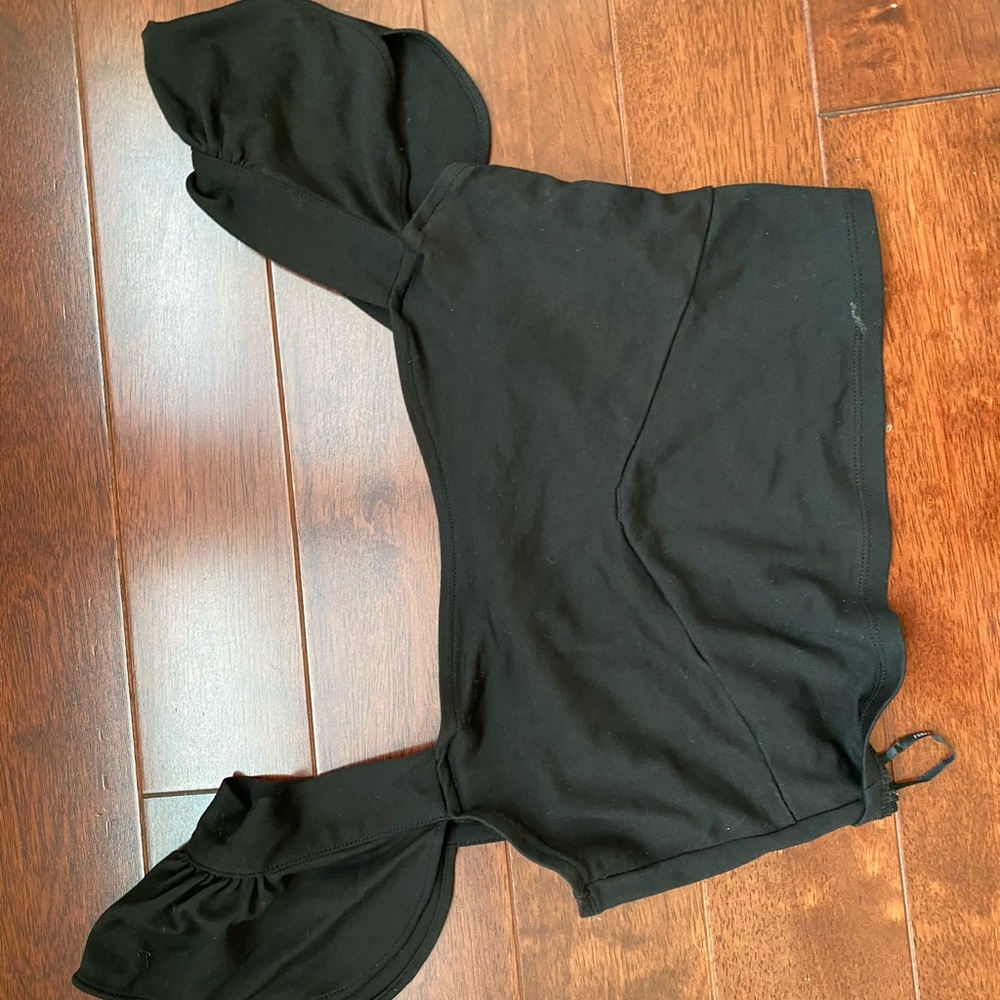 Black crop top Forever 21